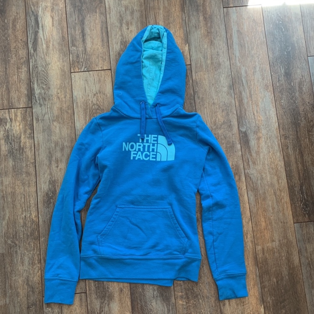 Blue north face sweatshirt